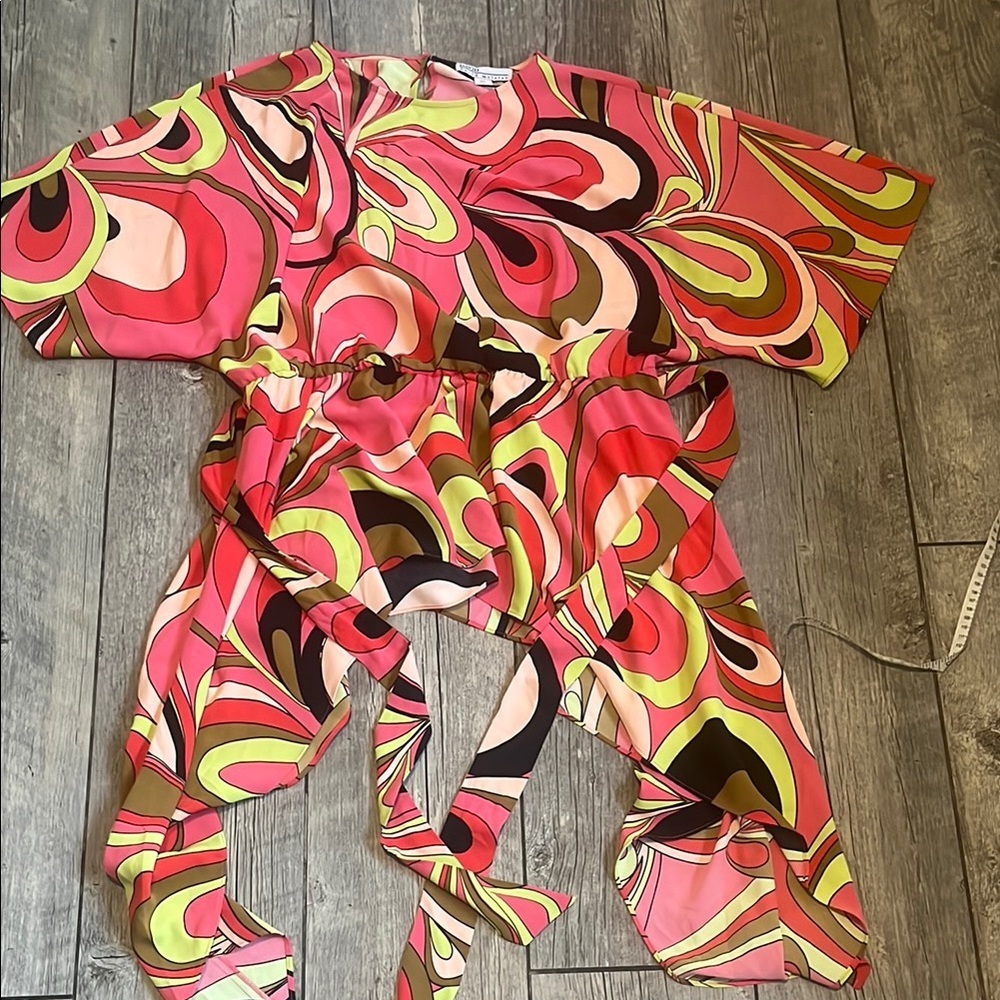 David Mediterranean Vibrant Abstract Patterned Kimono